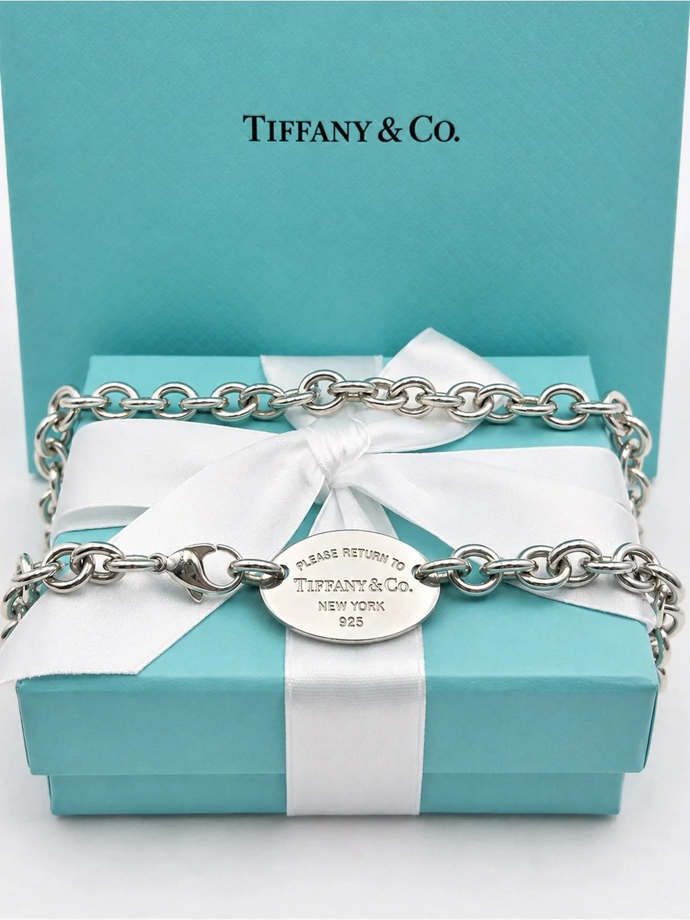Tiffany & Co Return to Tiffany Oval Tag Choker Necklace Sterling Silver Gift Box